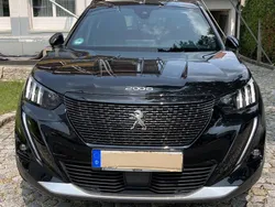 Schwarz Gebraucht 2022 Peugeot e-2008 GT SUV | 18.800 € (Guter Preis)