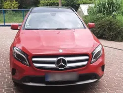 Rot Gebraucht 2016 Mercedes GLA180 SUV | 17.000 € (Fairer Preis)
