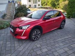 Rot Gebraucht 2022 Peugeot e-208 GT Kleinwagen | 18.850 € (Fairer Preis)