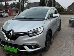 Grau Gebraucht 2017 Renault Scénic IV Bose Edition Van / Kleinbus | 13.999 € (Fairer Preis)