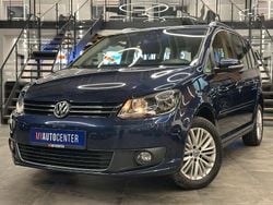 Blau Gebraucht 2015 VW Touran Cup Van / Kleinbus | 7.399 € (Guter Preis)