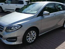 Silber Gebraucht 2016 Mercedes B200 Van / Kleinbus | 16.990 € (Fairer Preis)