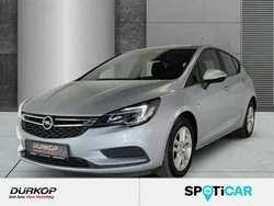 Blau Gebraucht 2018 Opel Astra Edition Limousine | 11.490 € (Fairer Preis)