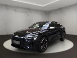 Metallic Gebraucht 2024 Audi SQ8 e-tron Ambiente SUV | 87.830 € (Teuer)