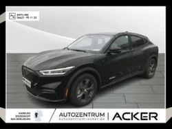 Iridiumschwarz metallic (schwarz) Gebraucht 2022 Ford Mustang Mach-E Extended Range SUV | 32.880 € (Superpreis)