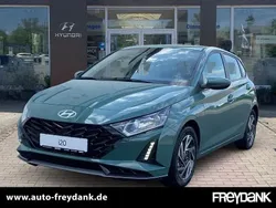 Mangrove green Neu 2025 Hyundai i20 Trend Limousine | 22.299 € (Guter Preis)