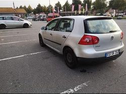 Silber Gebraucht 2005 VW Golf V Kleinwagen | 1.300 € (Guter Preis)