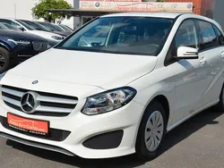 Weiß Gebraucht 2015 Mercedes B180 Van / Kleinbus | 13.900 € (Fairer Preis)