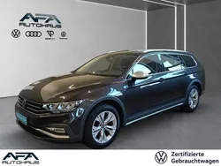 Grau Gebraucht 2023 VW Passat Alltrack Kombi | 32.888 € (Fairer Preis)