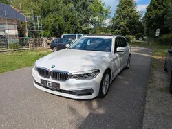 Weiß Gebraucht 2018 BMW 520 Luxury Line Kombi | 25.900 € (Fairer Preis)