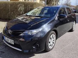 Schwarz Gebraucht 2014 Toyota Auris Cool Limousine | 8.000 € (Guter Preis)
