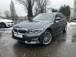 Grau metallic Gebraucht 2020 BMW 330 Luxury Line Kombi | 43.251 € (Teuer)