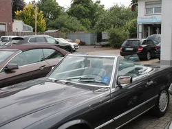 Blau schwarz metallic Gebraucht 1988 Mercedes SL300 Cabrio | 34.950 €