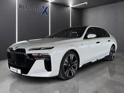 Weiß Gebraucht 2024 BMW 740 M Sport Limousine | 97.900 € (Fairer Preis)