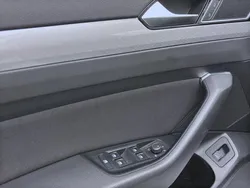 Weiss Gebraucht 2023 VW Passat Business Kombi | 27.222 € (Superpreis)