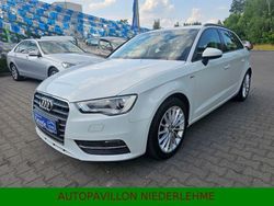 Weiß Gebraucht 2015 Audi A3 Sportback S-Line Limousine | 13.490 € (Fairer Preis)