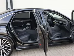 Grau Gebraucht 2023 Audi A8L Exclusive Limousine | 86.800 € (Superpreis)