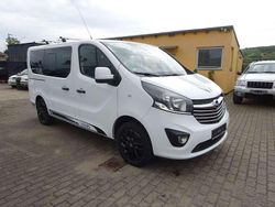 Weiß Gebraucht 2017 Opel Vivaro Sport Van | 11.999 € (Teuer)