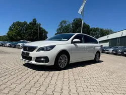 Weiss Gebraucht 2021 Peugeot 308 Allure Kombi | 15.990 € (Guter Preis)