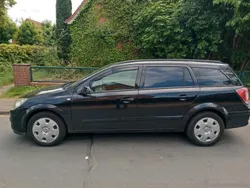 Schwarz Gebraucht 2005 Opel Astra Kombi | 2.000 € (Fairer Preis)