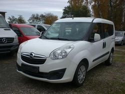 Weiß Gebraucht 2014 Opel Combo Edition Limousine | 5.750 € (Guter Preis)