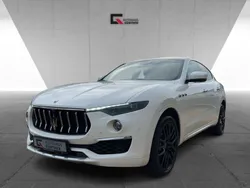 Weiss Gebraucht 2021 Maserati Levante GranLusso SUV | 69.900 € (Teuer)