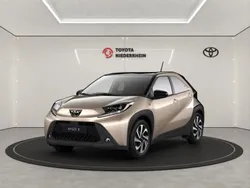Beige Neu 2024 Toyota Aygo Kleinwagen | 19.790 €