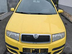 Gelb Gebraucht 2006 Skoda Fabia Kleinwagen | 2.100 € (Etwas zu teuer)