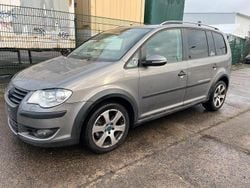 Grau Gebraucht 2010 VW Touran Cross Van / Kleinbus | 4.500 € (Superpreis)