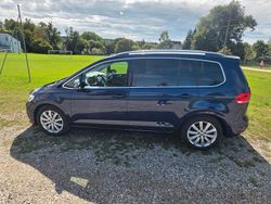 Blau Gebraucht 2016 VW Touran Highline Van / Kleinbus | 17.400 € (Fairer Preis)