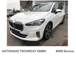 Weiß Gebraucht 2024 BMW 218 Active Tourer Sport Line Van / Kleinbus | 31.770 € (Fairer Preis)