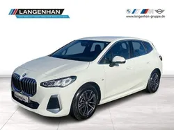 Weiß Gebraucht 2023 BMW 223 Active Tourer M Sport Van / Kleinbus | 30.921 € (Fairer Preis)