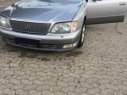 Beige Gebraucht 1997 Lexus LS400 Limousine | 17.800 €