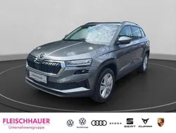 Grau Gebraucht 2024 Skoda Karoq Selection SUV | 28.770 € (Superpreis)