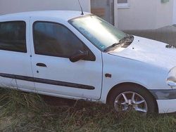 Weiß Gebraucht 2000 Renault Clio II Kleinwagen | 350 €