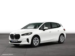 Weiß Gebraucht 2024 BMW 218 Active Tourer Van / Kleinbus | 33.668 € (Guter Preis)