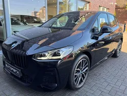 Saphirschwarz Gebraucht 2024 BMW 218 M Sport Van / Kleinbus | 27.999 € (Fairer Preis)