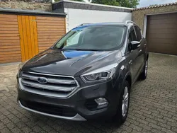 Grau Gebraucht 2018 Ford Kuga Trend SUV | 13.000 € (Superpreis)