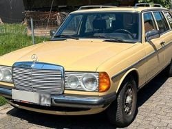 Gelb Gebraucht 1982 Mercedes 240 Kombi | 13.900 €