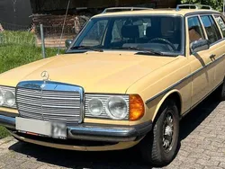 Gelb Gebraucht 1982 Mercedes 240 Kombi | 13.900 €