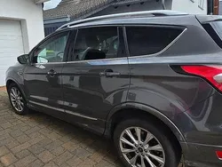 Grau Gebraucht 2017 Ford Kuga Vignale SUV | 14.750 € (Fairer Preis)