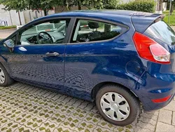 Blau Gebraucht 2016 Ford Fiesta Kleinwagen | 2.900 € (Guter Preis)