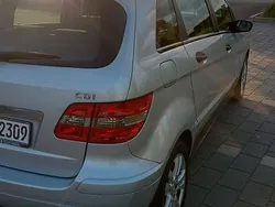 Silber Gebraucht 2008 Mercedes B180 Van / Kleinbus | 2.999 € (Fairer Preis)