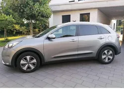 Grau Gebraucht 2019 Kia Niro Vision SUV | 16.500 € (Fairer Preis)