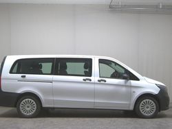 Weiss Gebraucht 2023 Mercedes Vito Van / Kleinbus | 35.480 € (Fairer Preis)