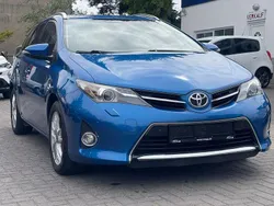 Blau Gebraucht 2014 Toyota Auris Touring Sports Life+ Kombi | 9.900 € (Guter Preis)