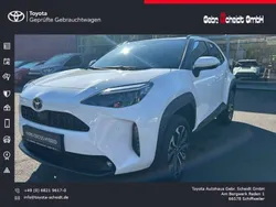 Schneeweiss Neu 2025 Toyota Yaris Cross SUV | 29.980 €