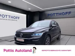 Schwarz Gebraucht 2023 VW Tiguan Life SUV | 26.777 € (Guter Preis)