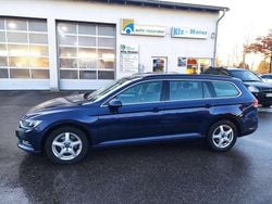 Atlantic blue metallic Gebraucht 2018 VW Passat Comfortline Kombi | 12.950 € (Superpreis)