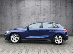 Blau Gebraucht 2024 Audi A3 Sportback S-Line Limousine | 34.580 € (Superpreis)